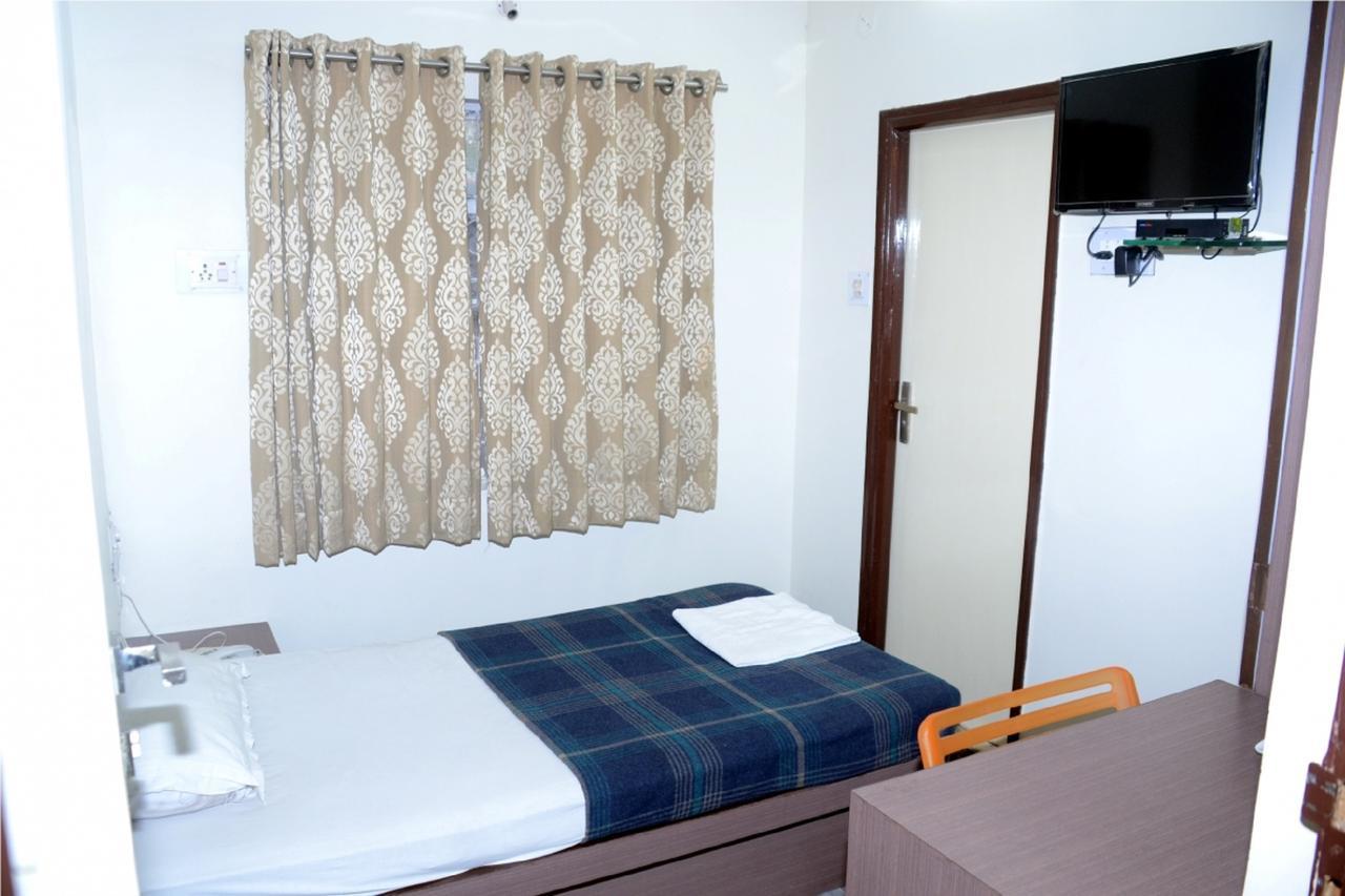 Hotel Kuber Nagpur Exterior photo