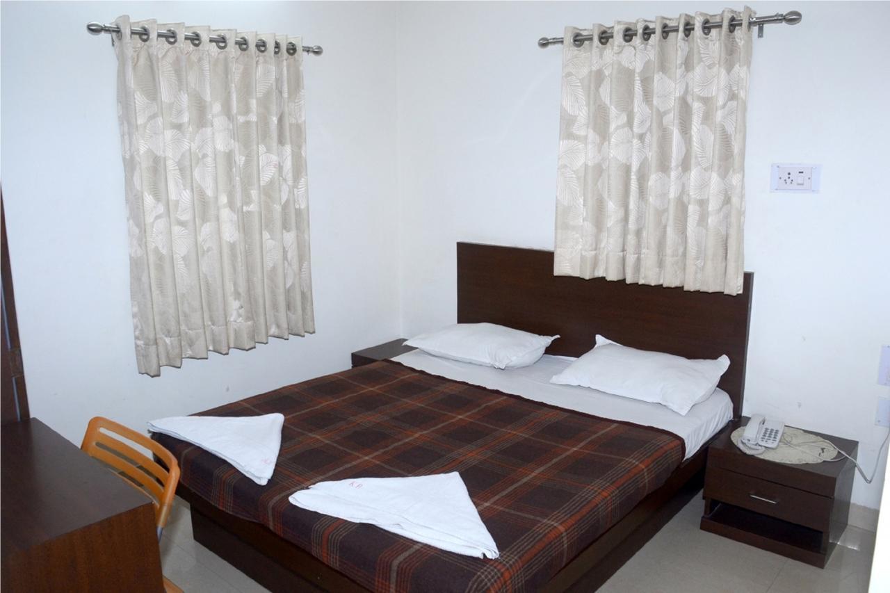 Hotel Kuber Nagpur Exterior photo